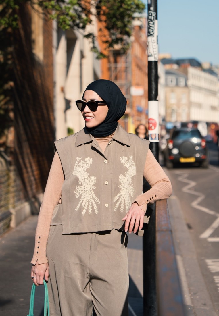 Hibiscus Vest